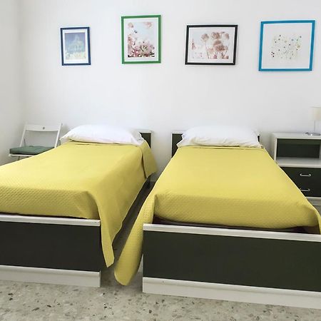 N050 - Numana, Trilocale In Centro Con Portico E Posto Auto Διαμέρισμα Εξωτερικό φωτογραφία
